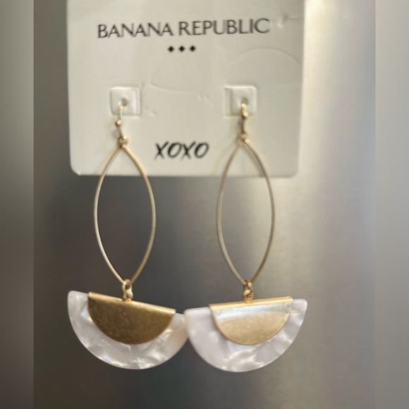 Banana Republic Gold and White Dangle Earrings - Picture 2 of 3